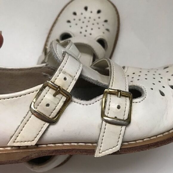 Vintage white leather Mary Jane double buckle shoes - Picture 7 of 10